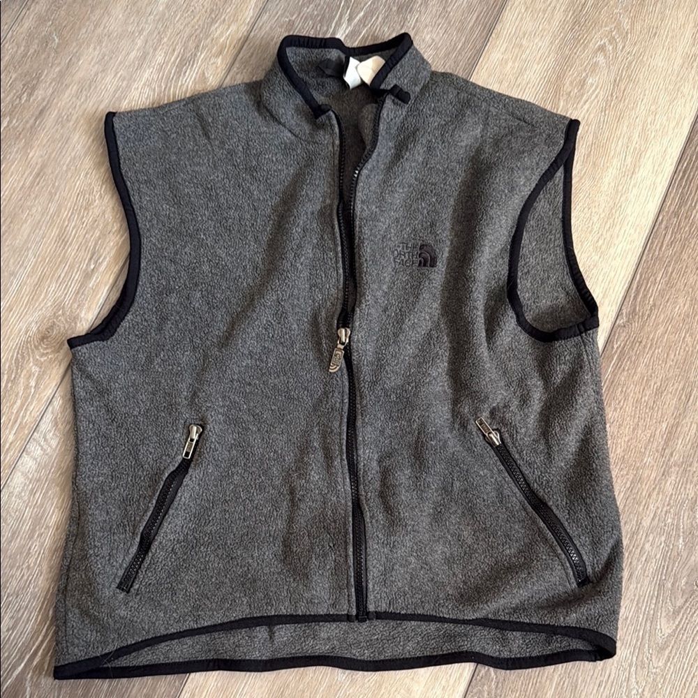 VTG men’s The Northface Vest medium